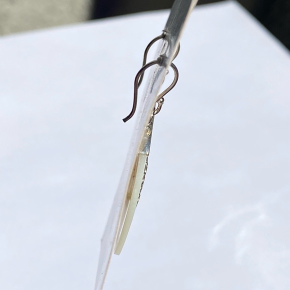 ✨NEW✨925 sterling silver mother of Pearl circle dangle earrings✨ - Picture 7 of 10